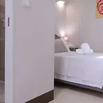Porta Terra בית הארחה